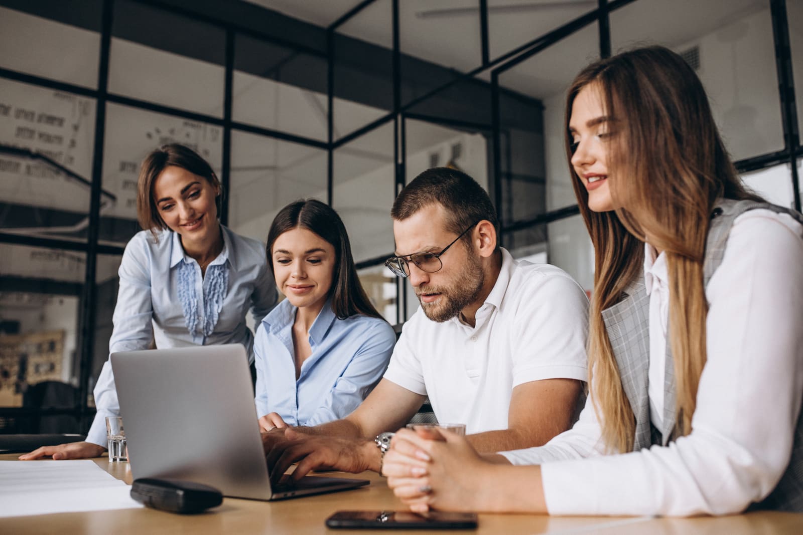 Claude Code para equipos de desarrollo: hooks, sub-agents y MCP en producción